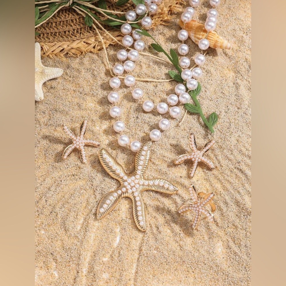 Set of Starfish pearl necklace, stud earrings, adjustable ring